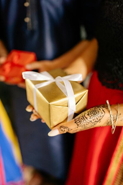 Perfect Anniversary Gifts for Every Couple – Premium Gifting Solutions